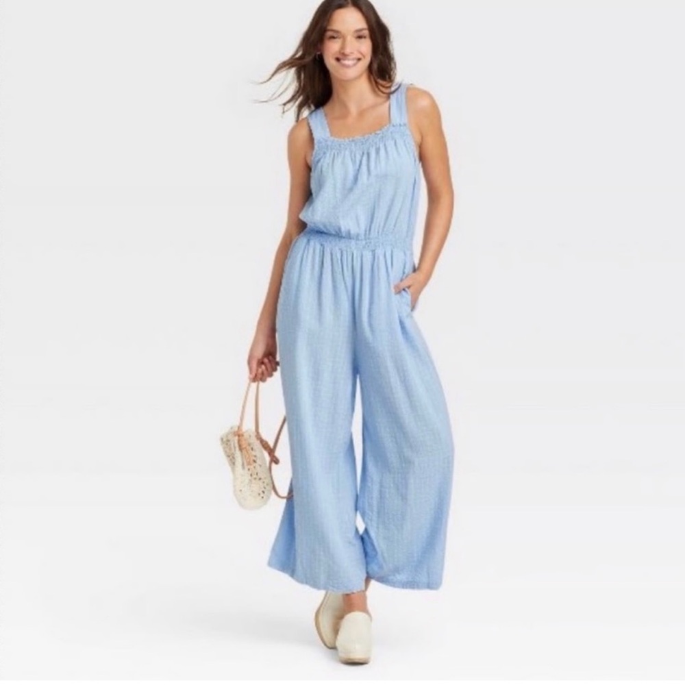 Universal Thread Textured Light Blue Wide-Leg Jumpsuit, Size Medium